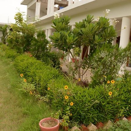 Hotel Radha Rani Mahal Khadzsuráhó Kültér fotó