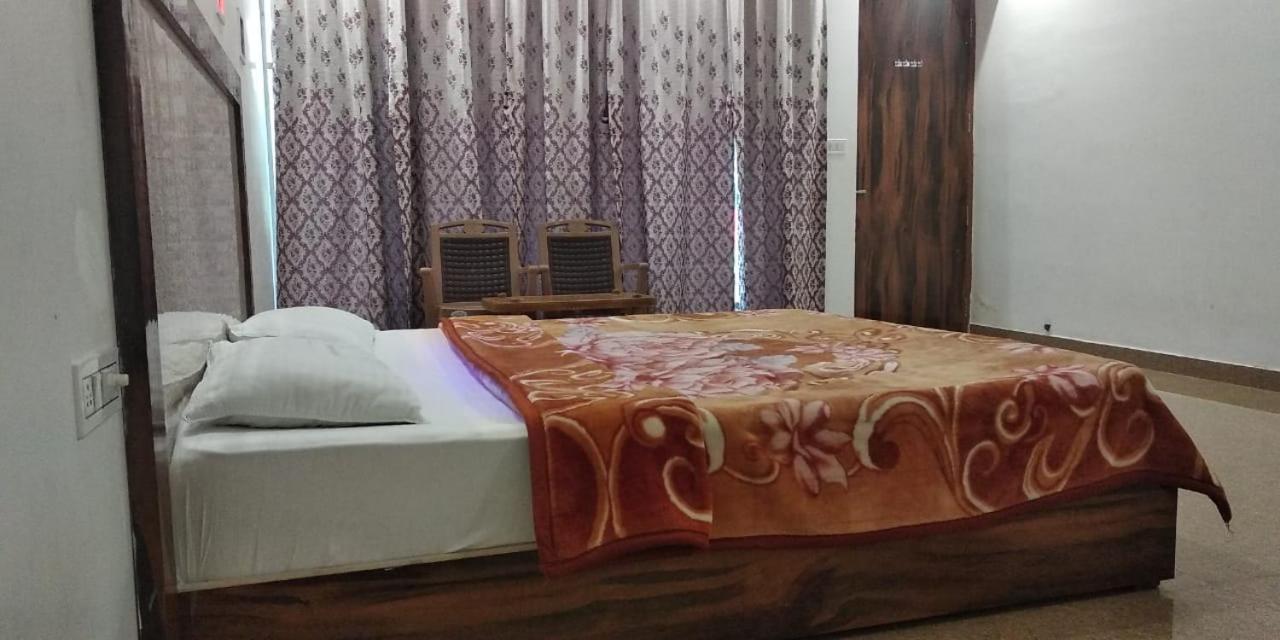 Hotel Radha Rani Mahal Khadzsuráhó Kültér fotó