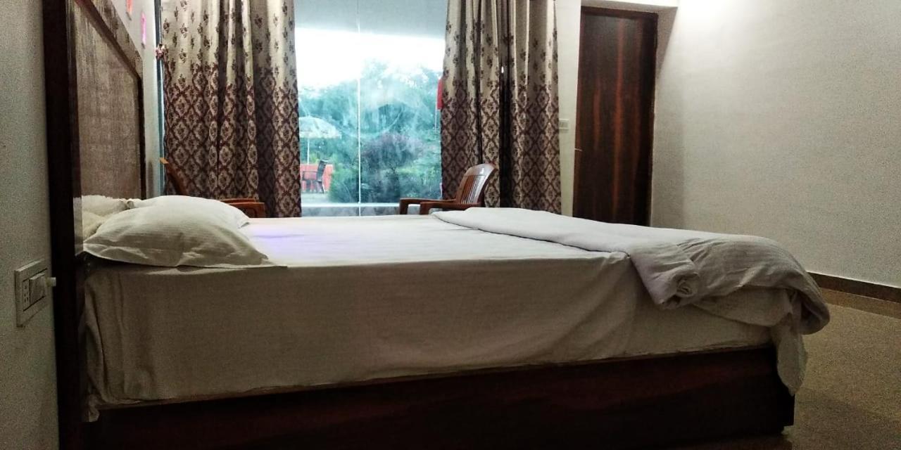 Hotel Radha Rani Mahal Khadzsuráhó Kültér fotó