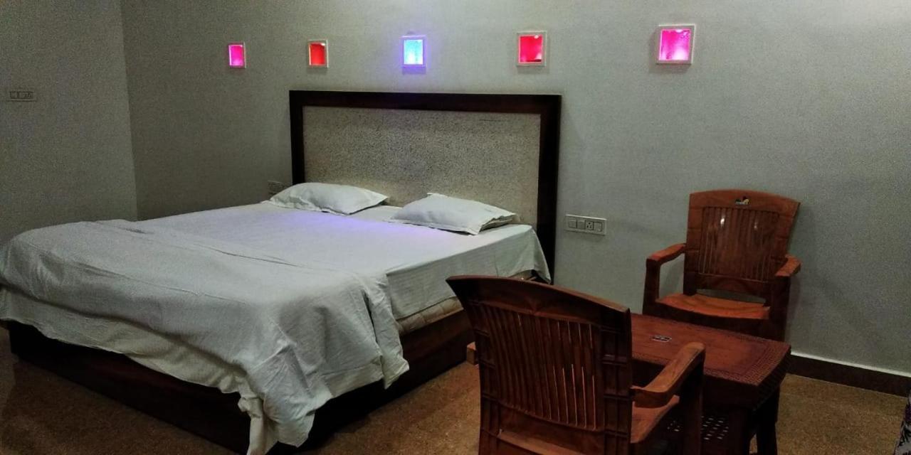 Hotel Radha Rani Mahal Khadzsuráhó Kültér fotó